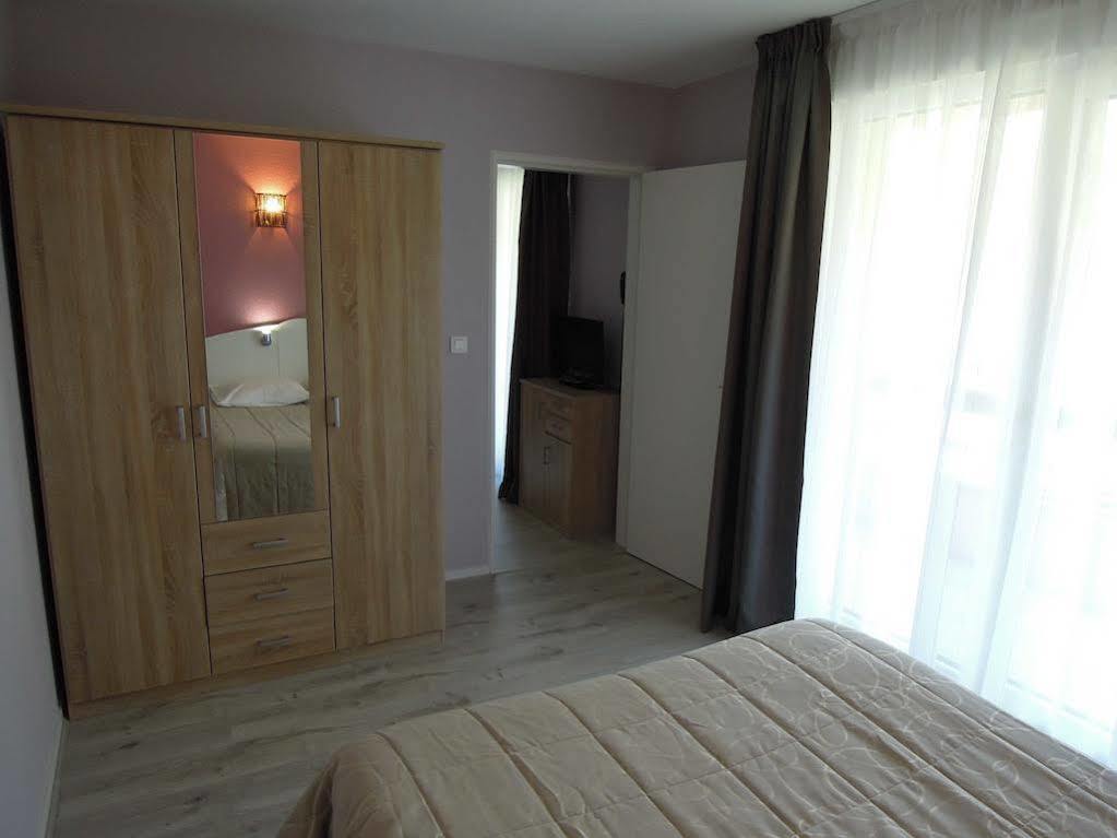 Grands Chenes Du Parc Aparthotel Amneville Exterior photo